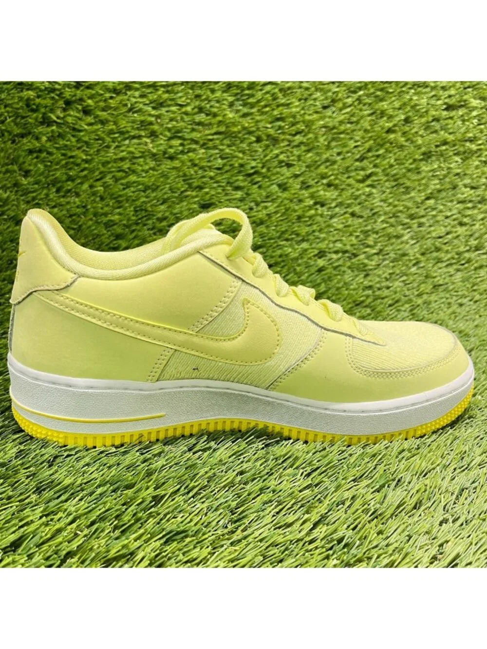 Nike Air Force 1 LV8 Low Boys Size 6.5Y Yellow White Athletic Shoes Sneakers